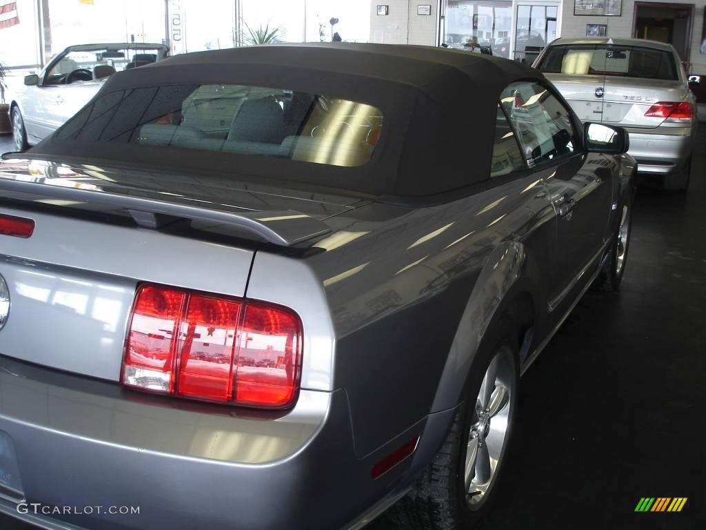 2006 Mustang GT Premium Convertible - Tungsten Grey Metallic / Light Graphite photo #4