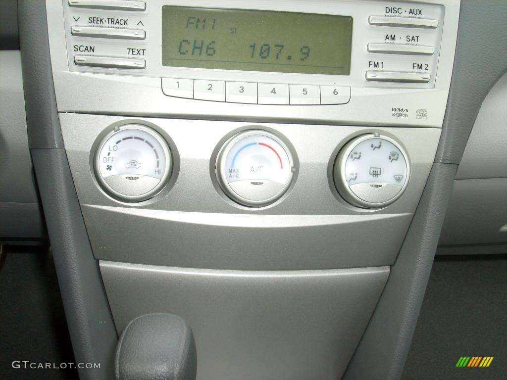 2010 Camry LE V6 - Super White / Ash Gray photo #9