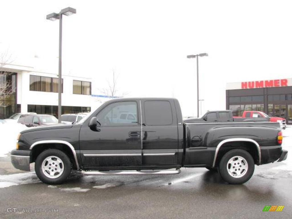 2004 Silverado 1500 LS Extended Cab - Black / Dark Charcoal photo #1