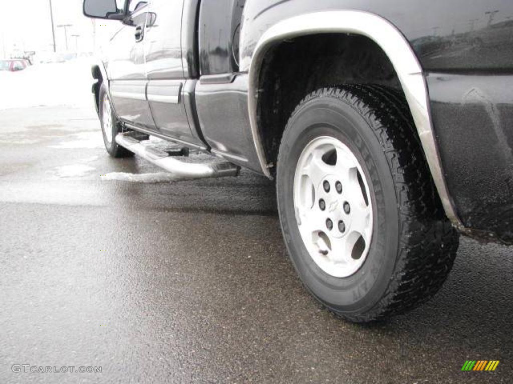 2004 Silverado 1500 LS Extended Cab - Black / Dark Charcoal photo #7