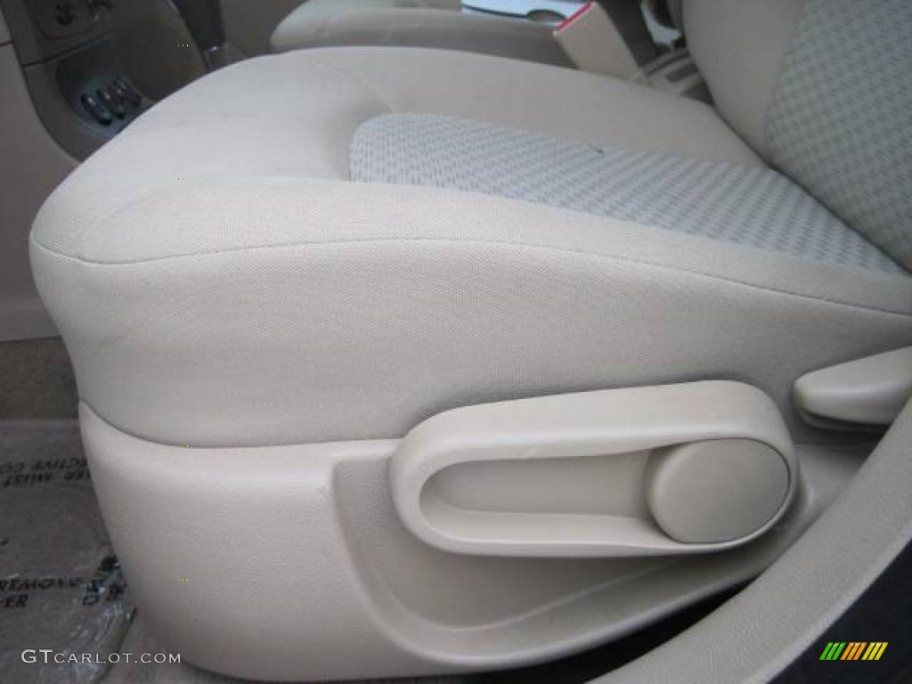 2007 HHR LS - Sandstone Metallic / Cashmere Beige photo #13