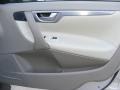 Silver Metallic - S60 2.5T Photo No. 37