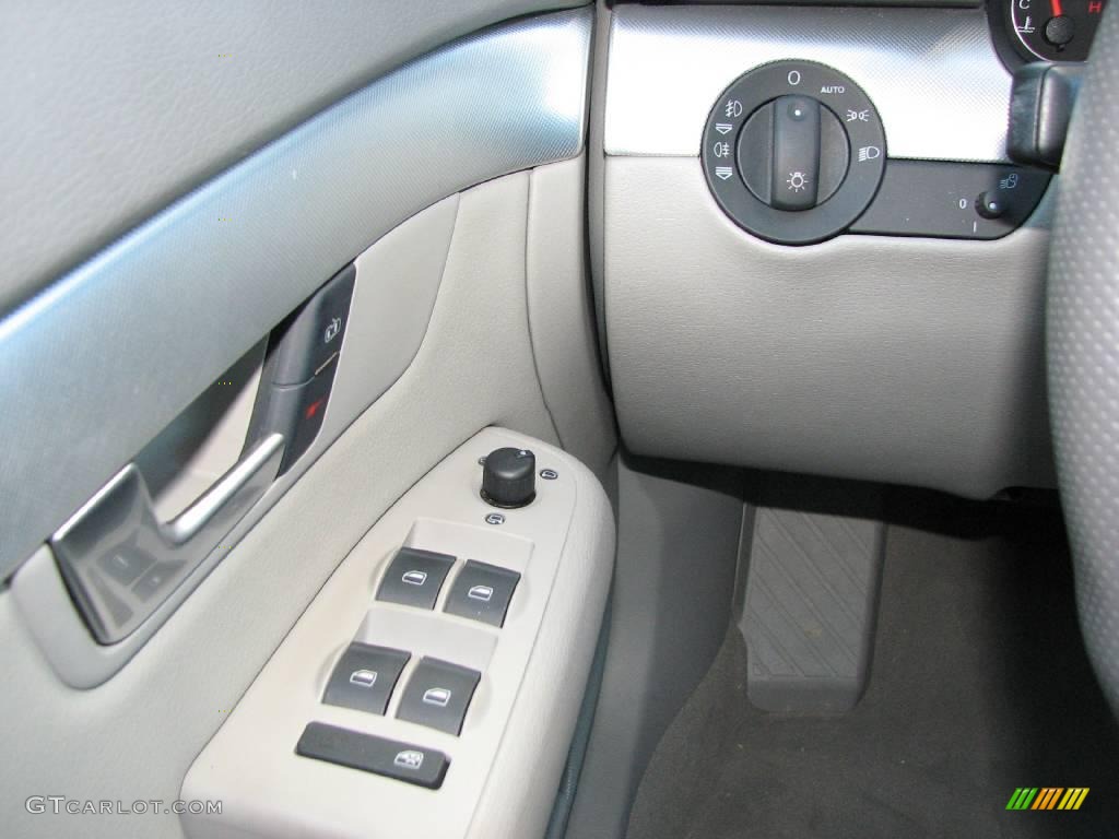 2006 A4 2.0T Sedan - Quartz Gray Metallic / Platinum photo #16