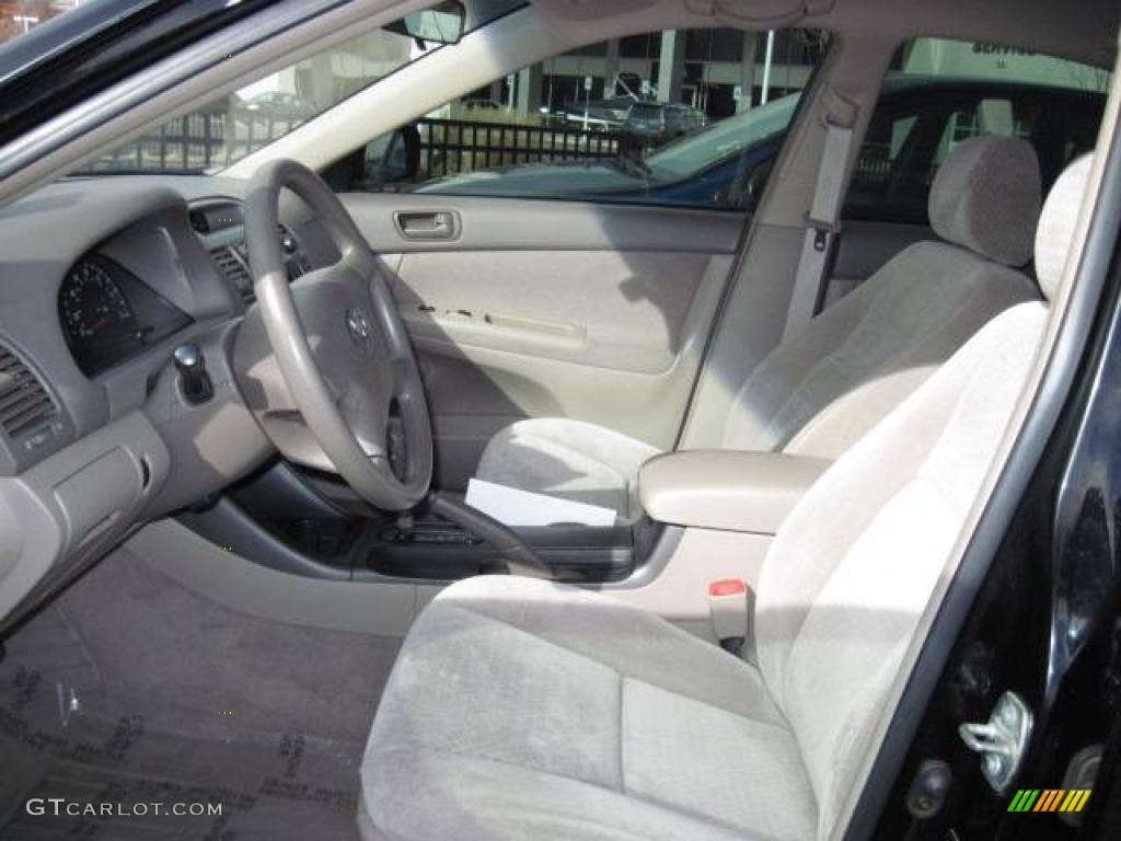 2004 Camry LE - Black / Taupe photo #9