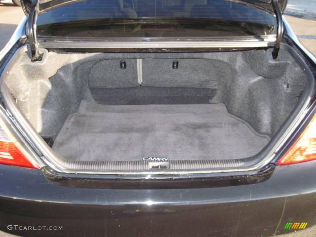 2004 Camry LE - Black / Taupe photo #21