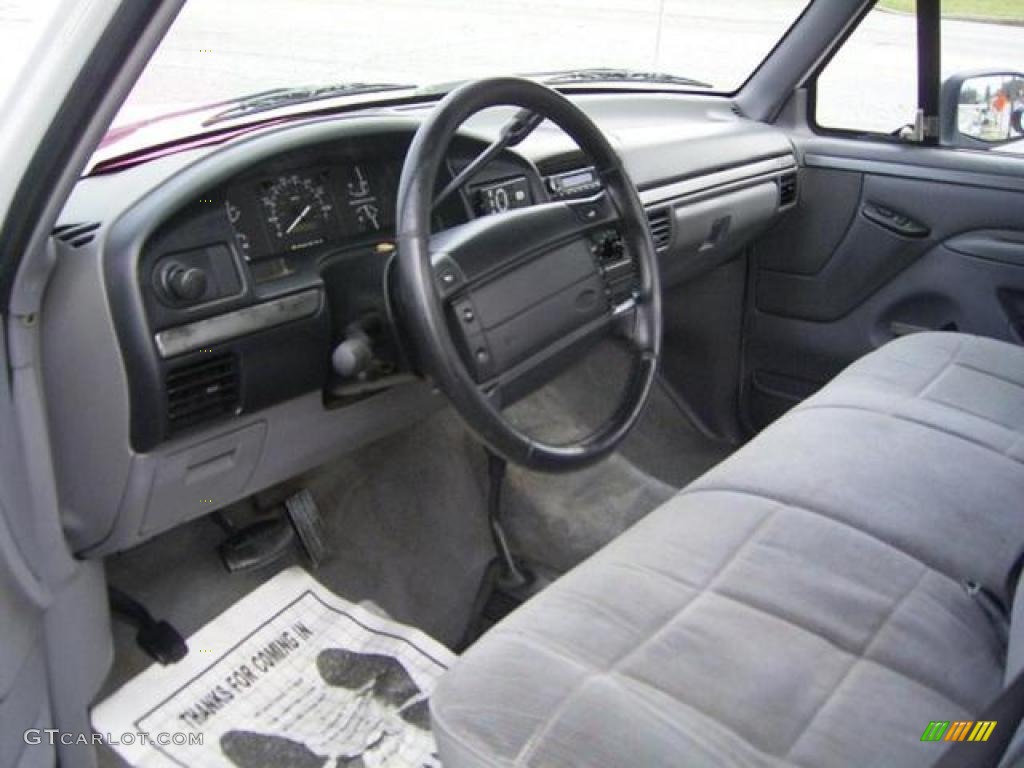 1995 F150 XLT Regular Cab 4x4 - Oxford White / Gray photo #13