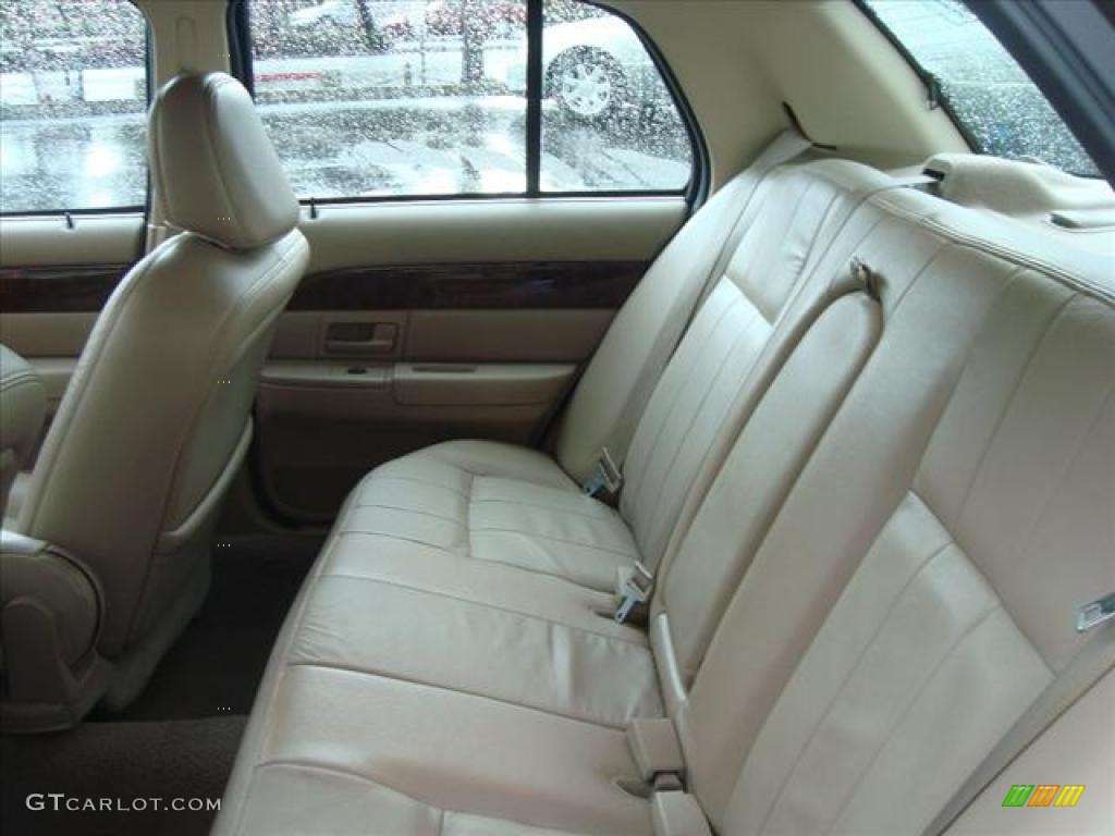 2004 Grand Marquis LS - Arizona Beige Metallic / Medium Parchment photo #22