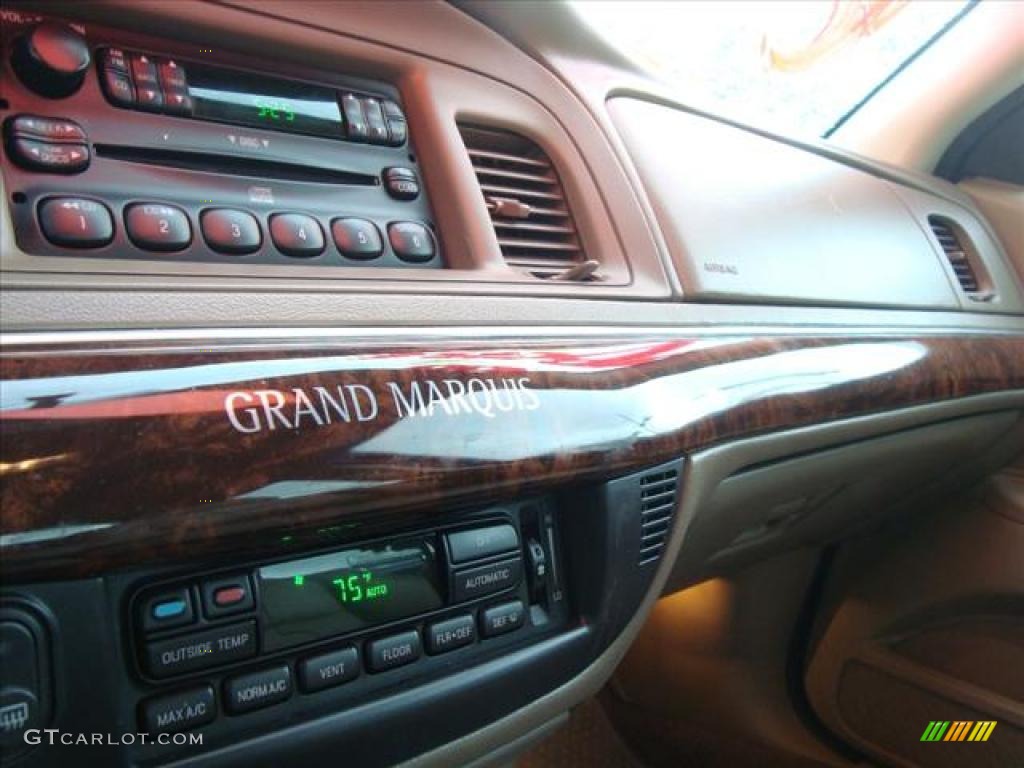 2004 Grand Marquis LS - Arizona Beige Metallic / Medium Parchment photo #29