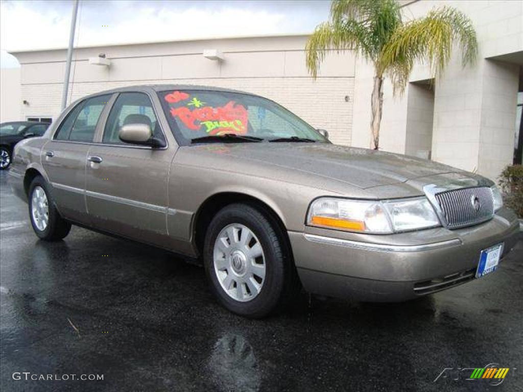 2004 Grand Marquis LS - Arizona Beige Metallic / Medium Parchment photo #30