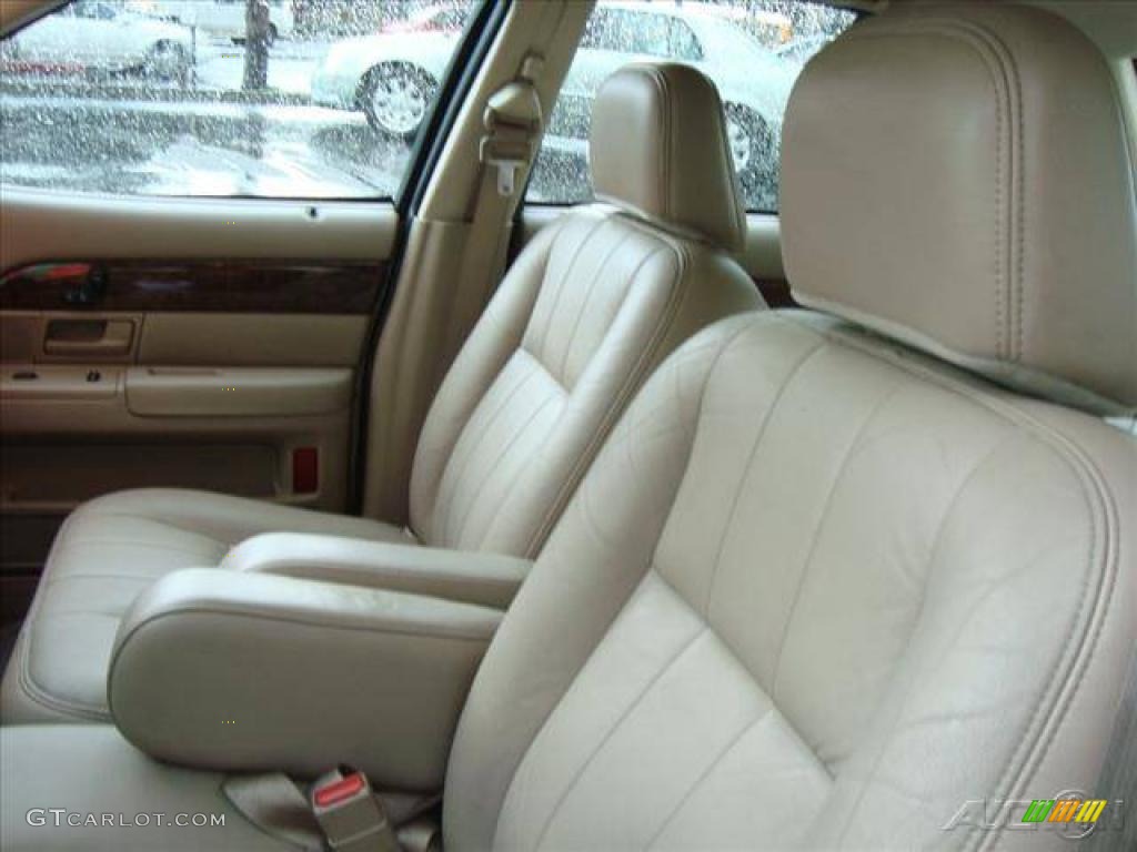 2004 Grand Marquis LS - Arizona Beige Metallic / Medium Parchment photo #46