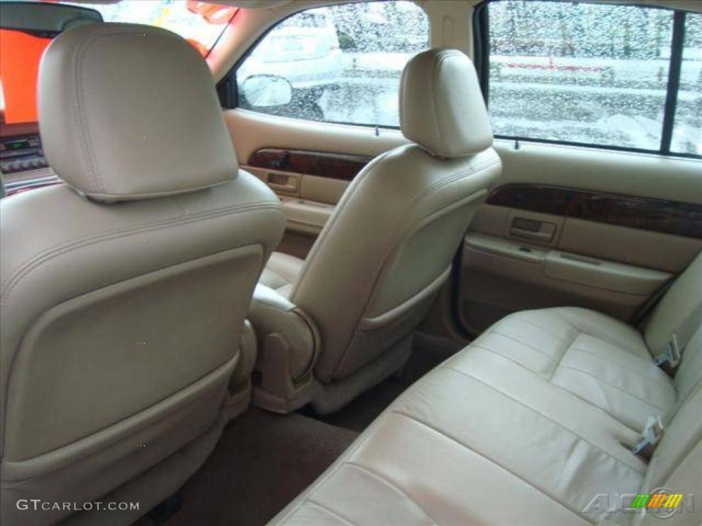 2004 Grand Marquis LS - Arizona Beige Metallic / Medium Parchment photo #50
