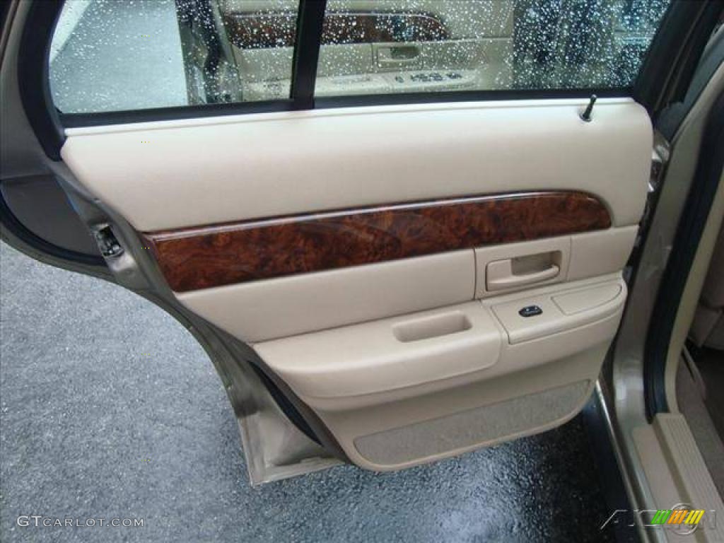 2004 Grand Marquis LS - Arizona Beige Metallic / Medium Parchment photo #68