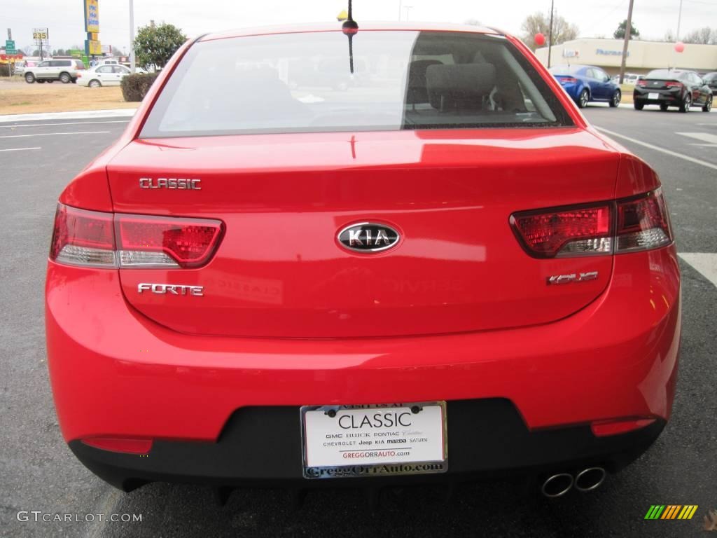 2010 Forte Koup SX - Racing Red / Black Sport photo #6