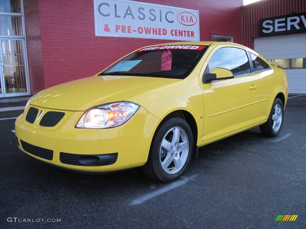 Competition Yellow Pontiac G5