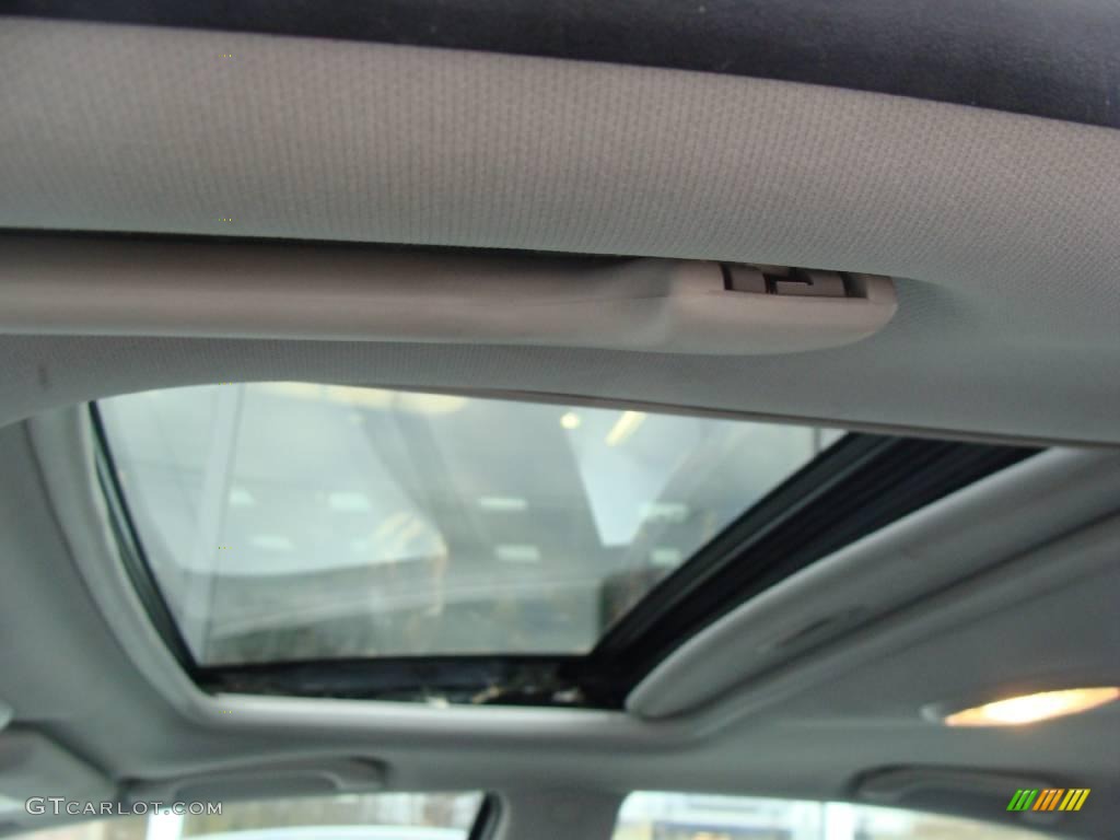 2007 Galant SE - Liquid Silver Metallic / Black photo #12