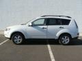 Diamond White Pearl - Outlander LS 4WD Photo No. 3