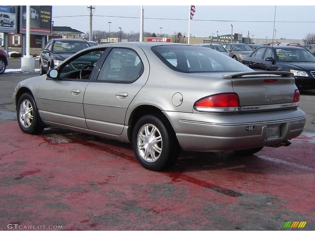 1997 Cirrus LX - Bright Platinum Metallic / Dark Gray photo #3