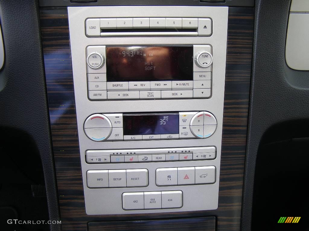 2007 Lincoln Navigator Luxury 4x4 Controls Photo #25471530