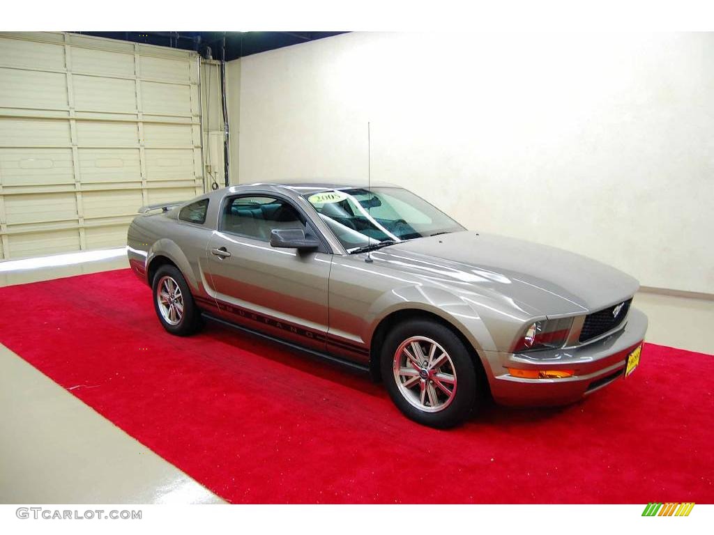 2005 Mustang V6 Premium Coupe - Mineral Grey Metallic / Dark Charcoal photo #1