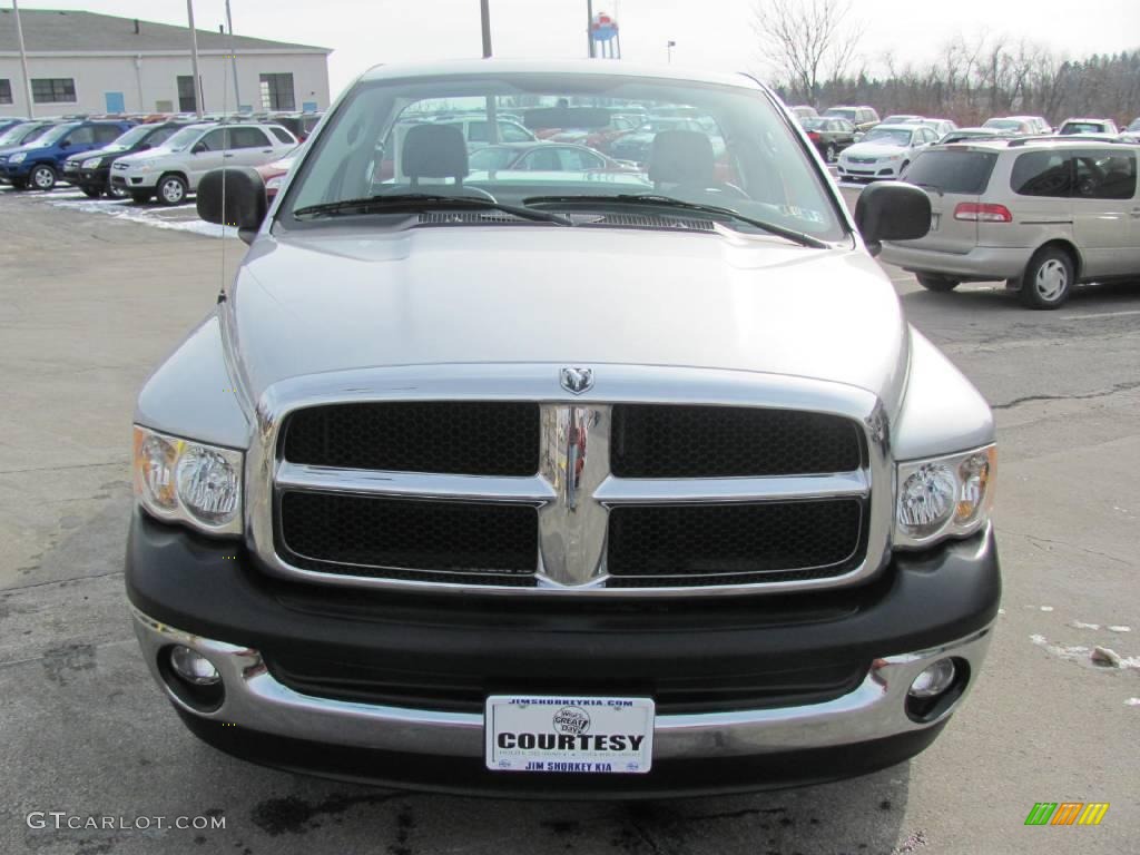 2005 Ram 1500 ST Regular Cab - Bright Silver Metallic / Dark Slate Gray photo #7