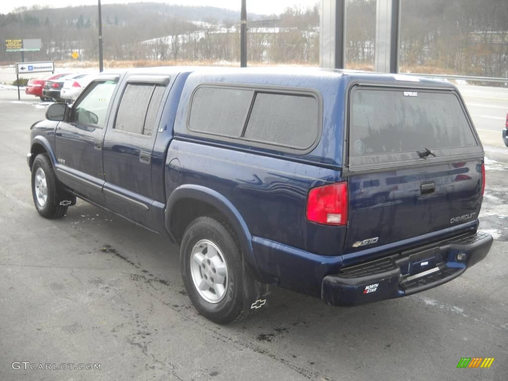 2003 S10 LS Crew Cab 4x4 - Indigo Blue Metallic / Graphite photo #4