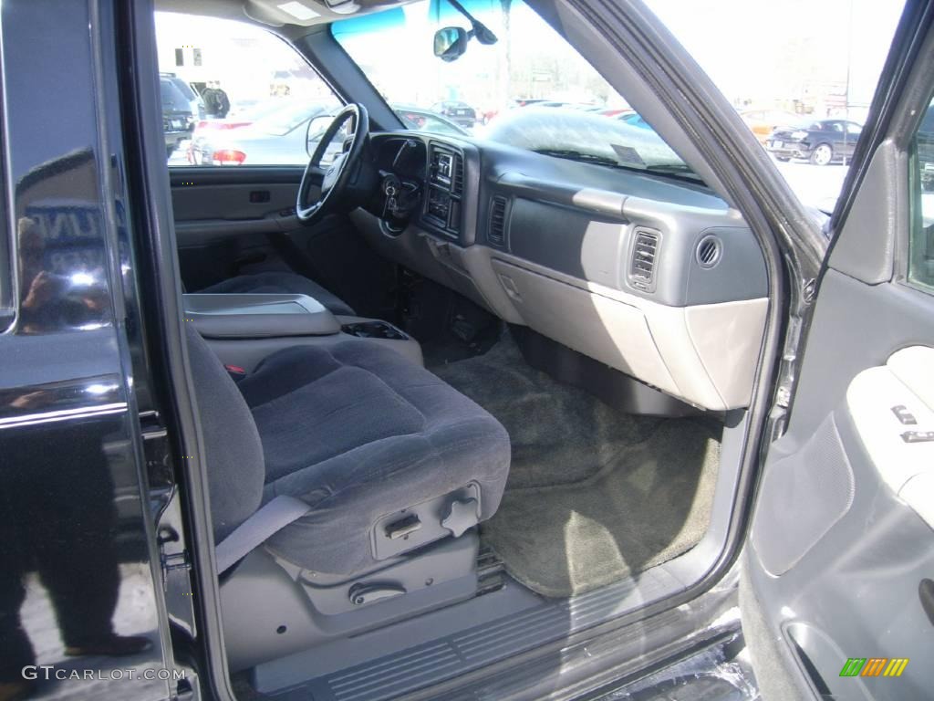 2002 Suburban 1500 LS 4x4 - Onyx Black / Graphite/Medium Gray photo #9