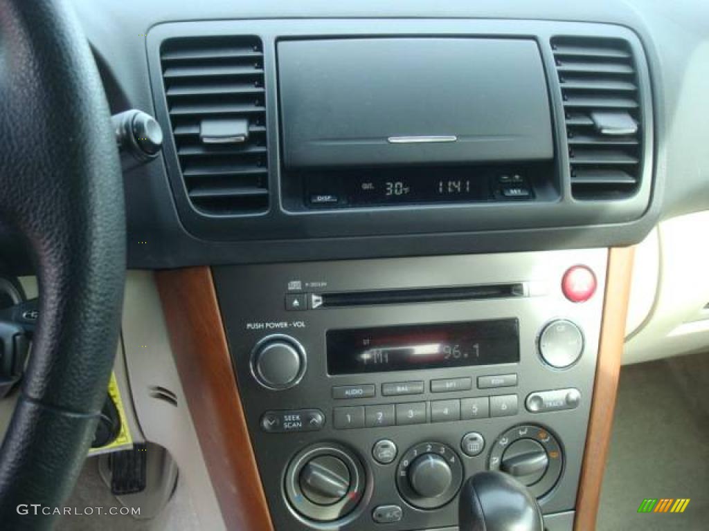 2006 Outback 2.5i Wagon - Willow Green Opalescent / Taupe photo #13
