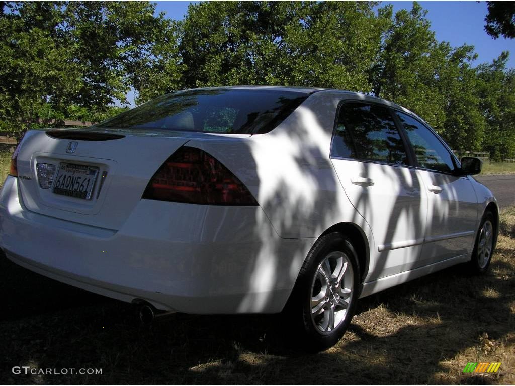 2007 Accord EX Sedan - Taffeta White / Ivory photo #9