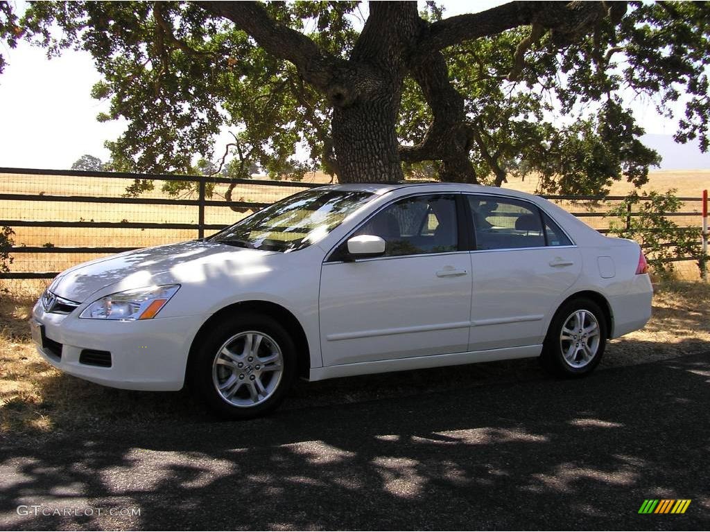 2007 Accord EX Sedan - Taffeta White / Ivory photo #11