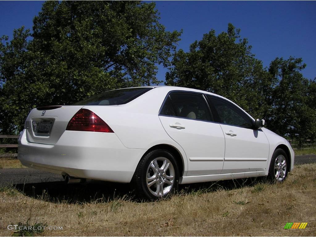 2007 Accord EX Sedan - Taffeta White / Ivory photo #15