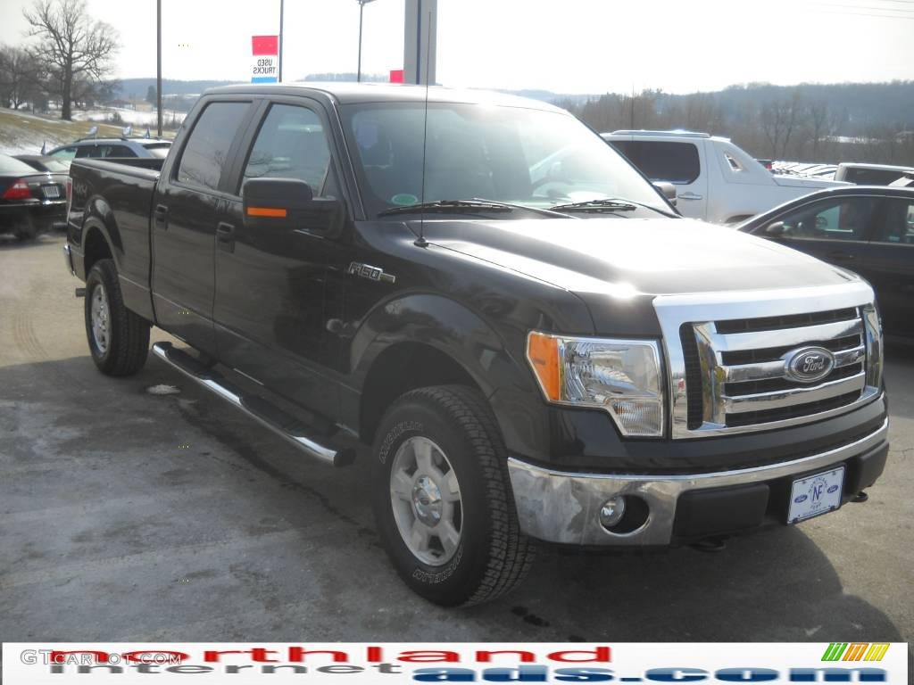 2010 F150 XLT SuperCrew 4x4 - Tuxedo Black / Tan photo #4
