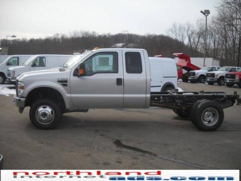 2010 Ford F350 Super Duty XLT SuperCab 4x4 Chassis Data, Info and Specs