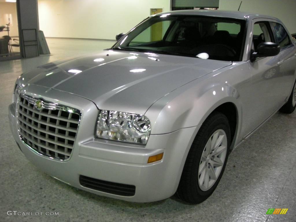 Bright Silver Metallic Chrysler 300