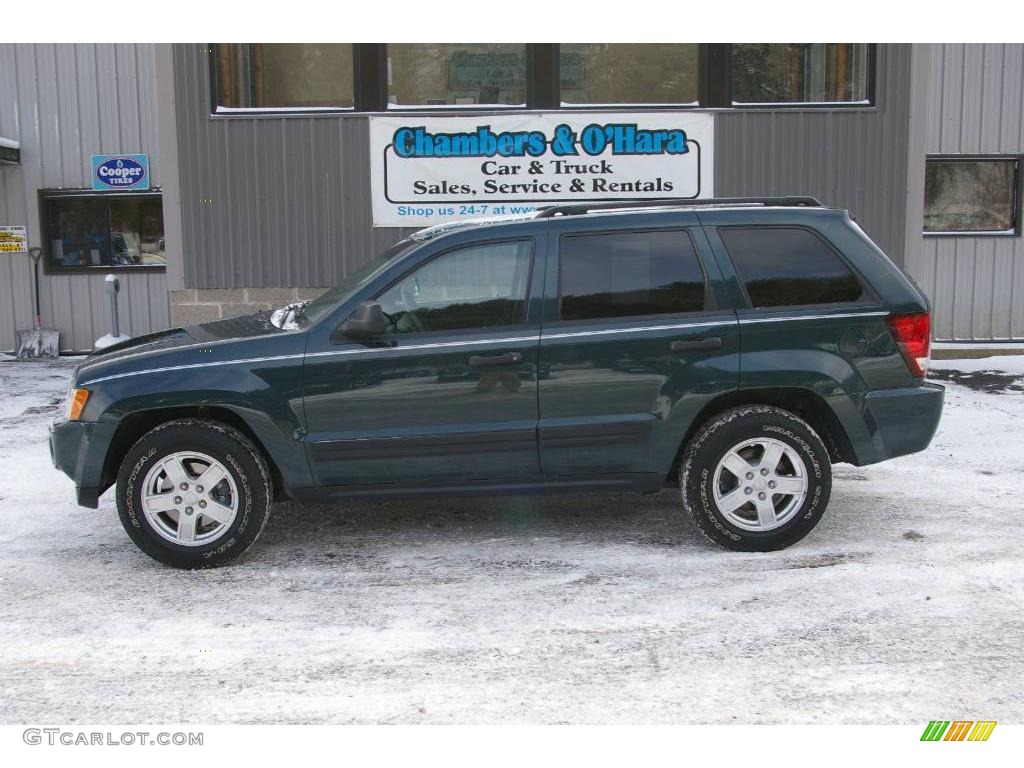 2005 Grand Cherokee Laredo 4x4 - Deep Beryl Green Pearl / Medium Slate Gray photo #2