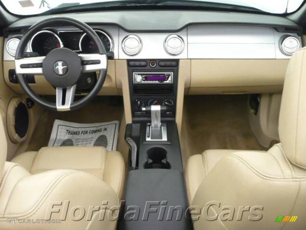 2006 Mustang GT Premium Convertible - Black / Light Parchment photo #16