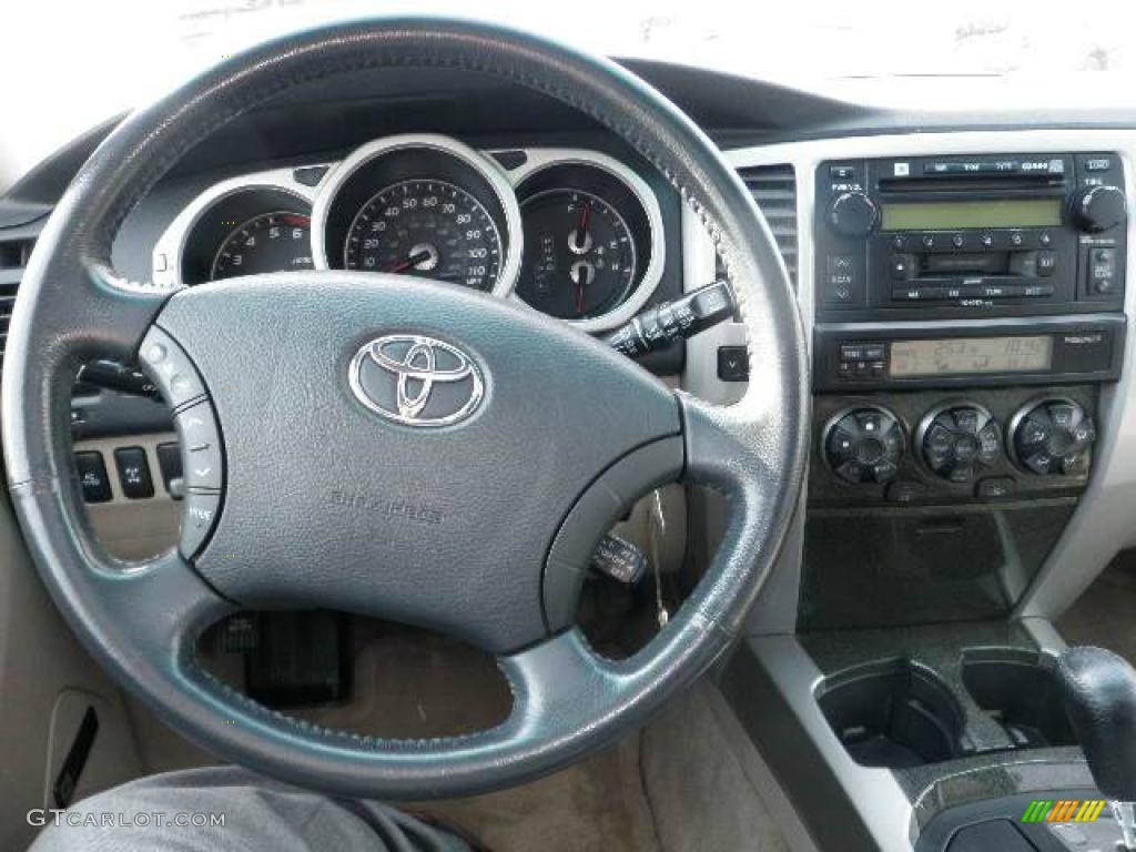 2004 4Runner Limited 4x4 - Dorado Gold Pearl / Taupe photo #17
