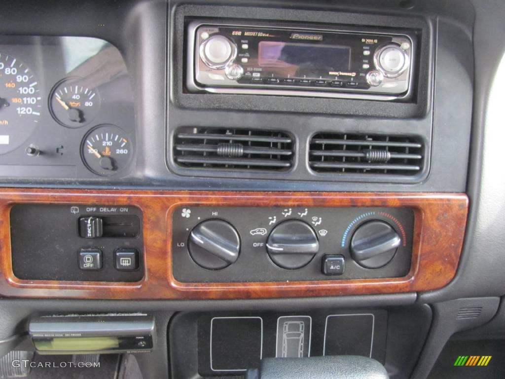 1997 Grand Cherokee Laredo 4x4 - Char Gold Satin Glow / Agate Black photo #9