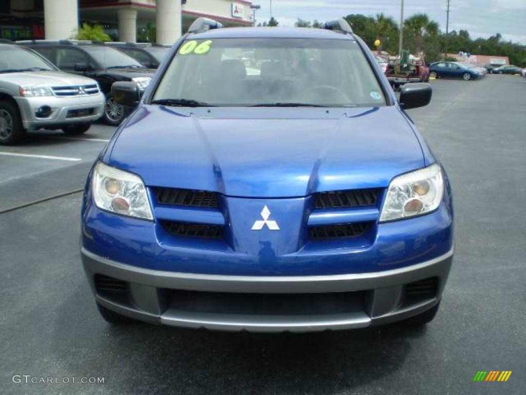 2006 Outlander LS - Electric Blue Pearl / Charcoal photo #8