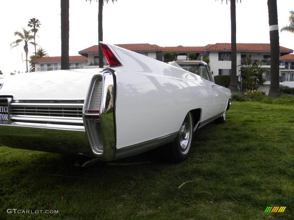 1964 Fleetwood Eldorado - White / Beige photo #17