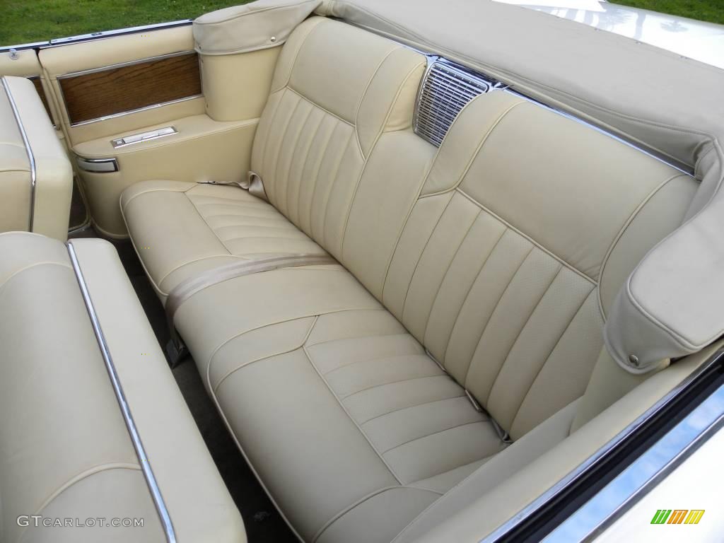 1964 Fleetwood Eldorado - White / Beige photo #27