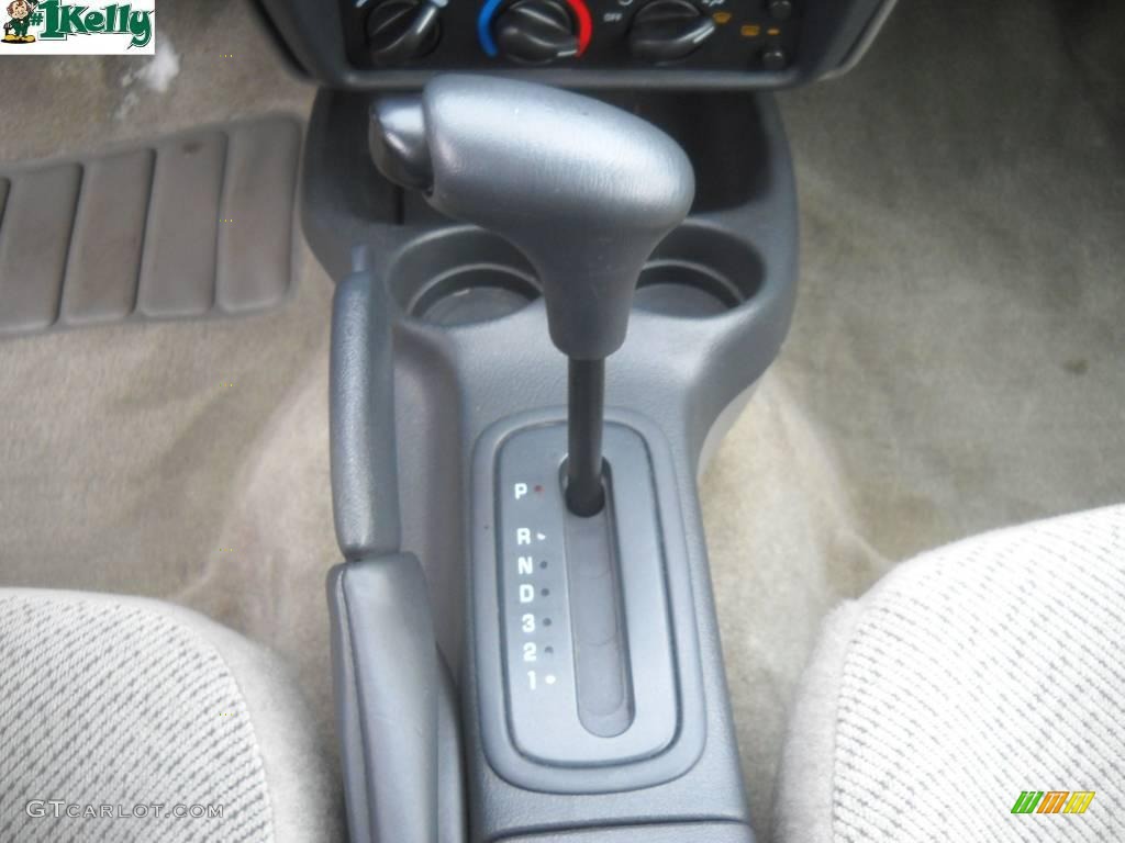 2001 Cavalier Z24 Coupe - Bright Red / Medium Gray photo #18
