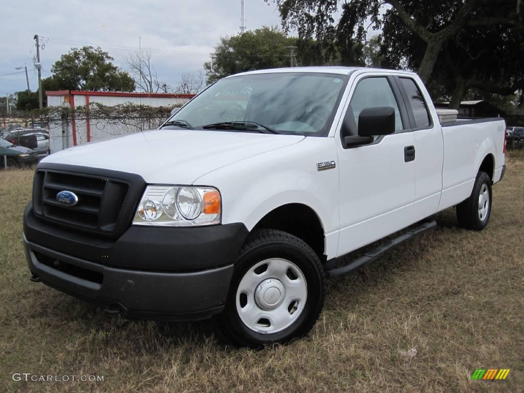 2006 F150 XL SuperCab 4x4 - Oxford White / Medium Flint photo #4