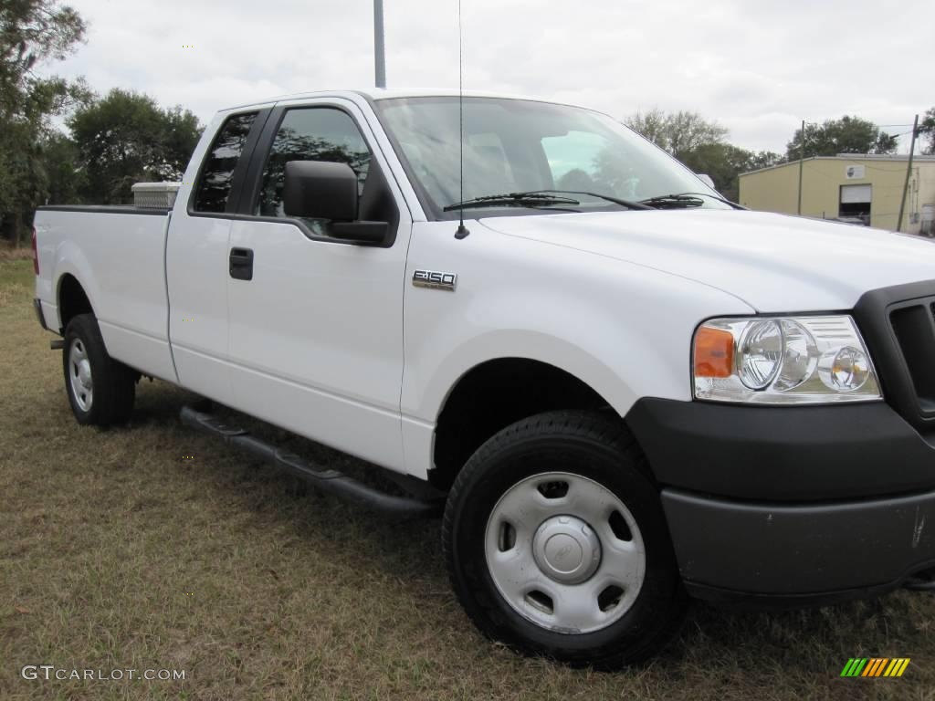 2006 F150 XL SuperCab 4x4 - Oxford White / Medium Flint photo #5