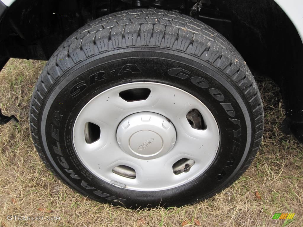 2006 F150 XL SuperCab 4x4 - Oxford White / Medium Flint photo #16
