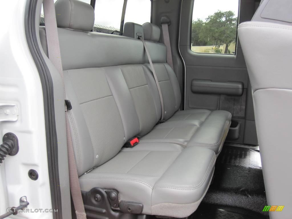 2006 F150 XL SuperCab 4x4 - Oxford White / Medium Flint photo #22