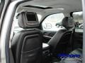 Quicksilver - Escalade EXT AWD Photo No. 3