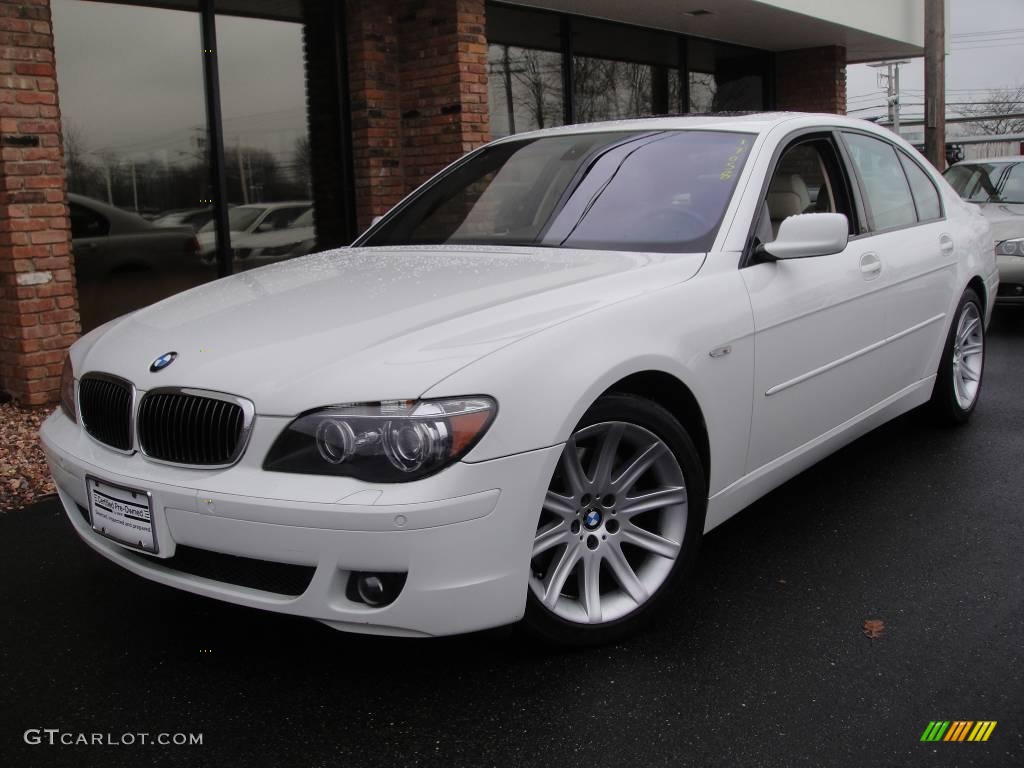 Alpine White BMW 7 Series