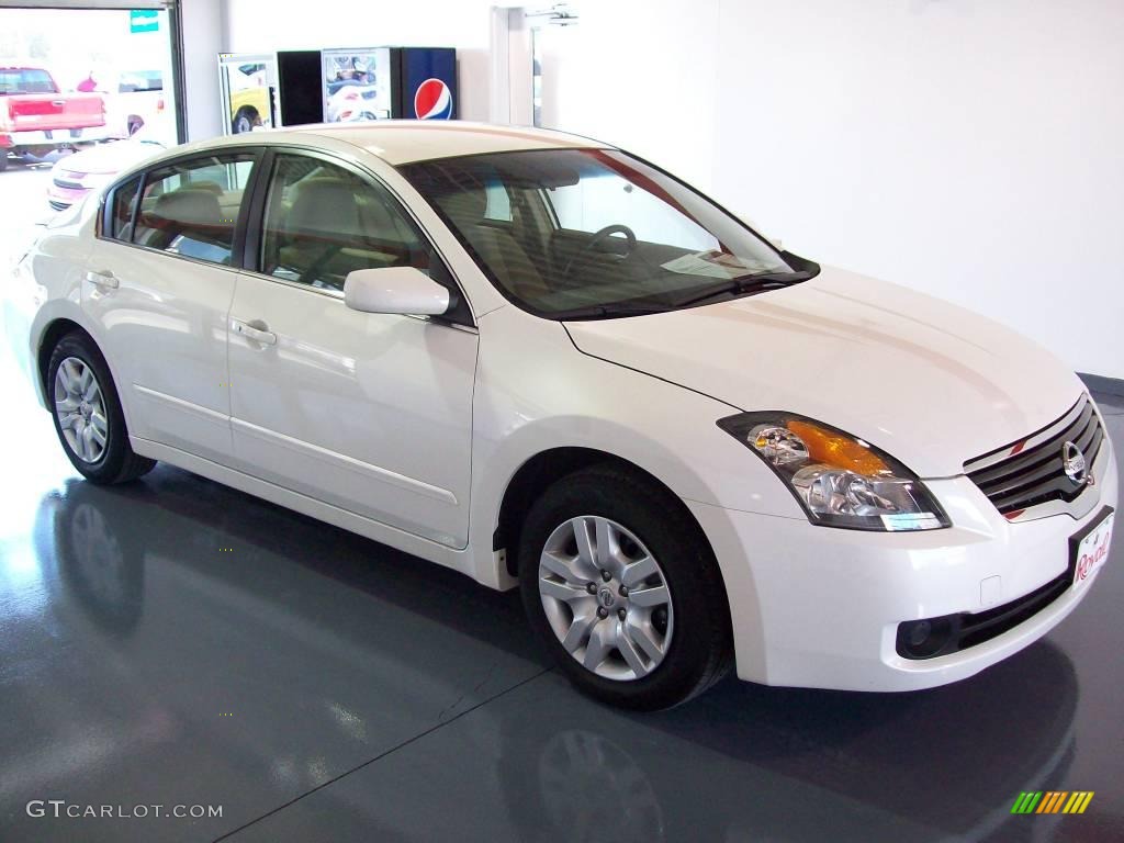 2009 Altima 2.5 S - Winter Frost Pearl / Blond photo #1