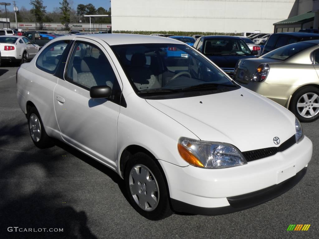 2002 ECHO Sedan - Polar White / Shadow Gray photo #1