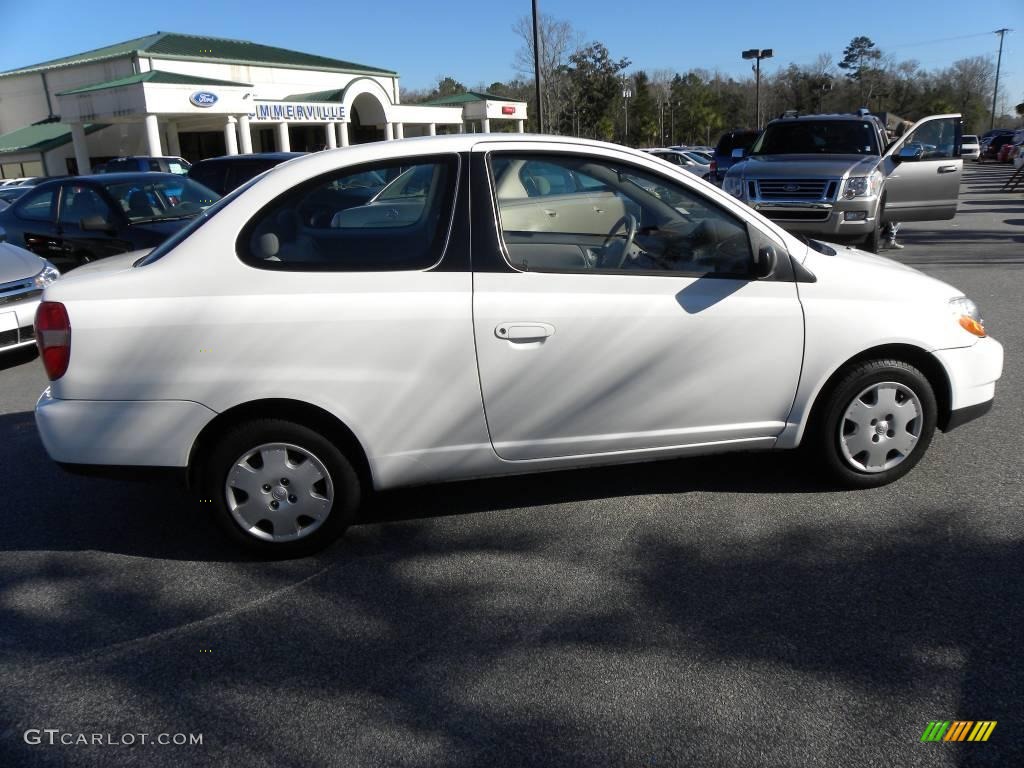 2002 ECHO Sedan - Polar White / Shadow Gray photo #8